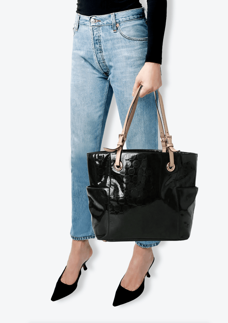 CIARA LOGO ZIP TOTE