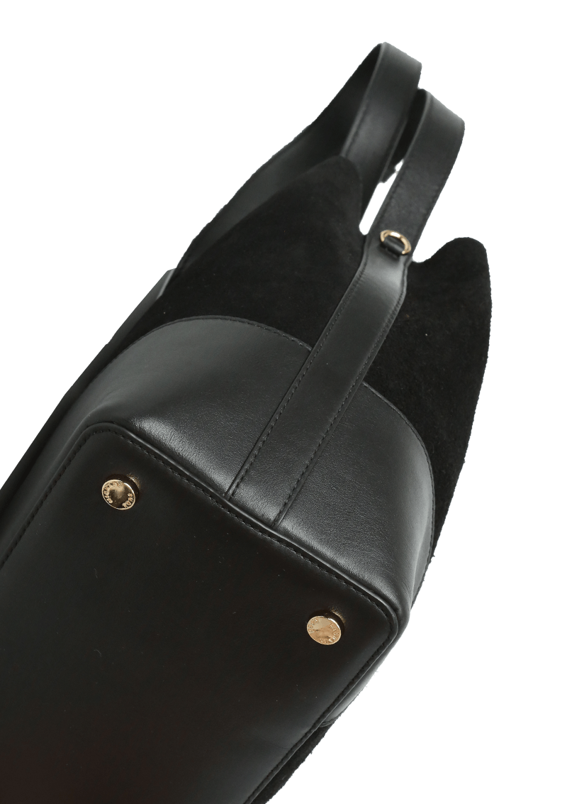 LEATHER BUCKET BAG W/ POUCO