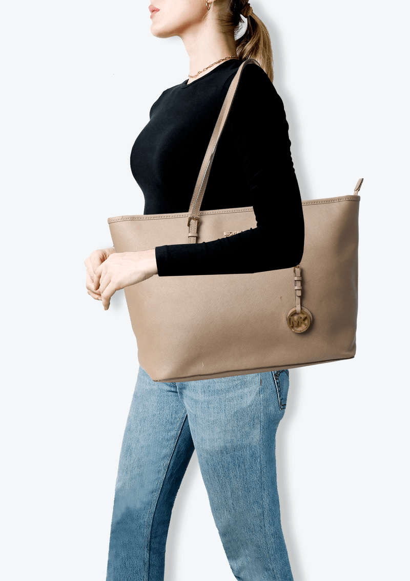 SAFFIANO JET SET TOTE