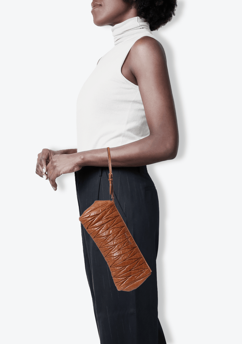 NAPPA MATELLASSE WRISTLET