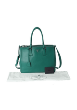 SAFFIANO LUX DOUBLE ZIP GALLERIA