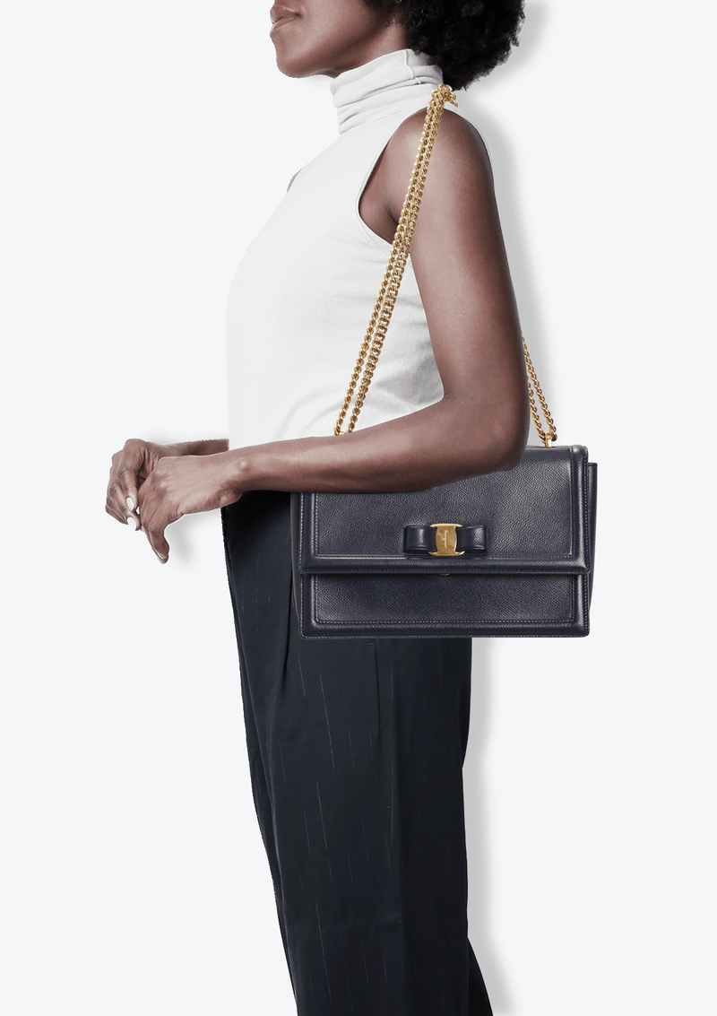 Ferragamo medium vara 2025 bow shoulder bag