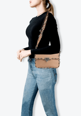 GUITTAR ROCKSTUD ROLLING BAG