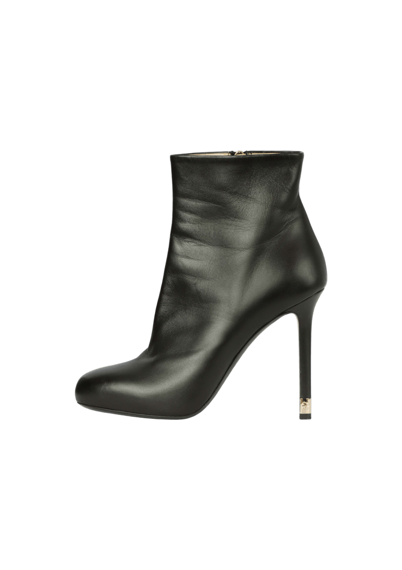 CC INTERLOCKING ANKLE BOOTS 37