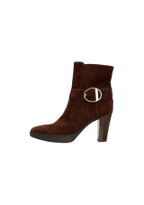 SUEDE BOOTS 38.5