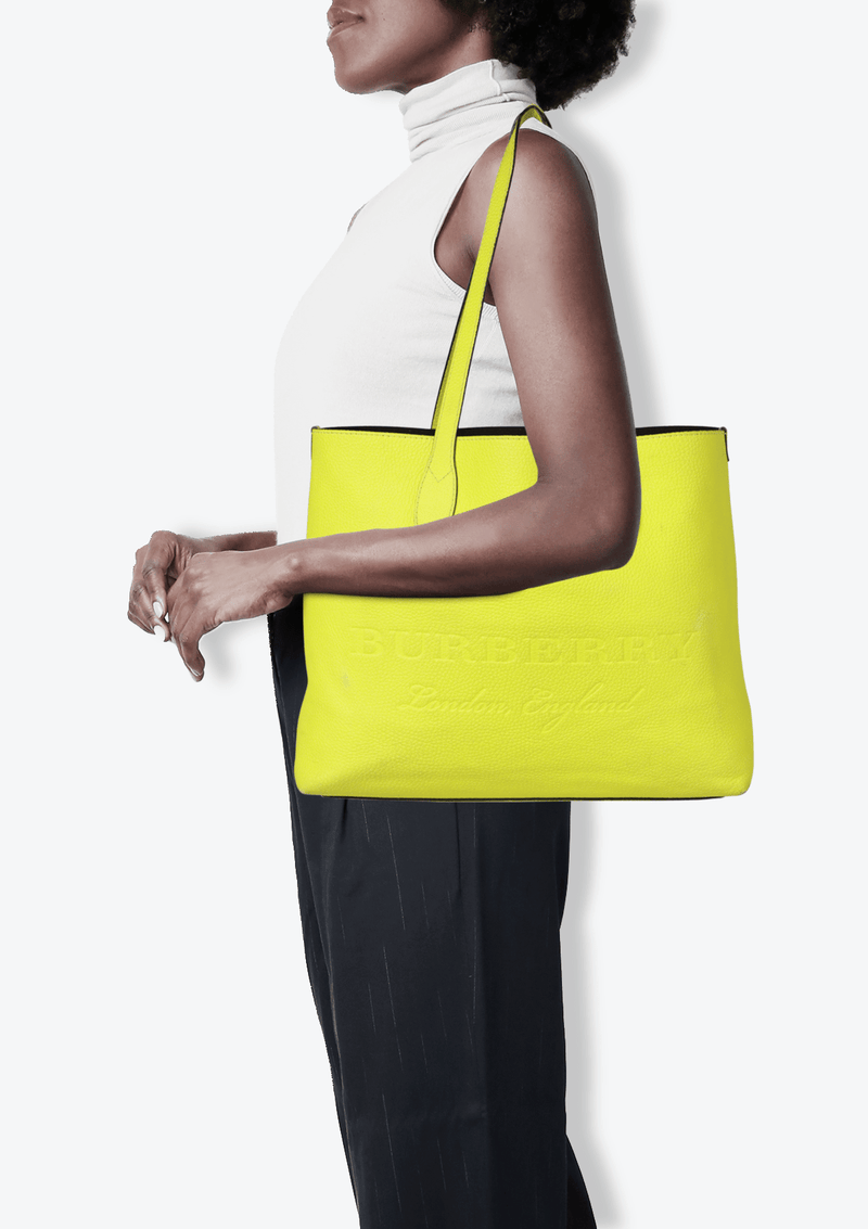 Burberry 2025 neon tote