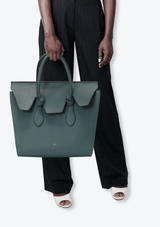 TIE KNOT TOTE