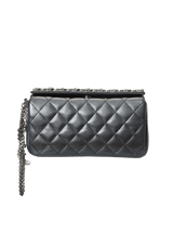 CC CHAIN WRISTLET CLUTCH