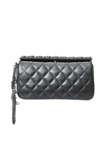 CC CHAIN WRISTLET CLUTCH