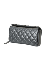 CC CHAIN WRISTLET CLUTCH