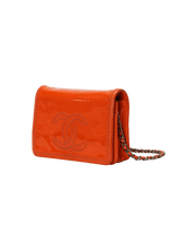 CC WALLET ON CHAIN PATENT LEATHER