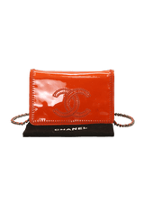 CC WALLET ON CHAIN PATENT LEATHER