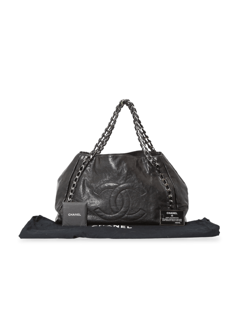 Chanel modern 2025 chain tote