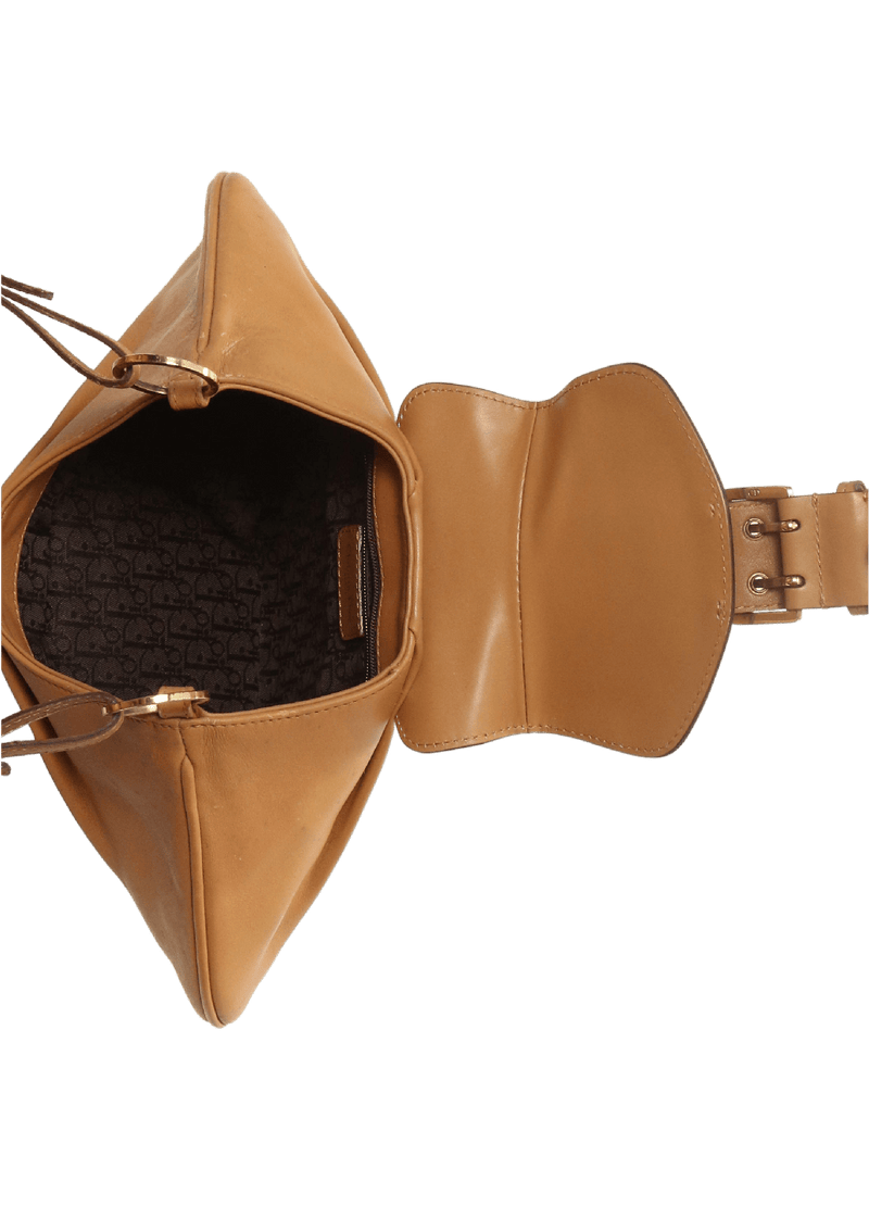 LEATHER BAGUETTE BAG