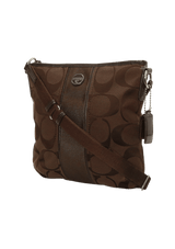 SIGNATURE MESSENGER BAG