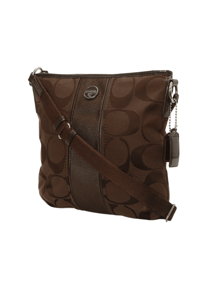 SIGNATURE MESSENGER BAG