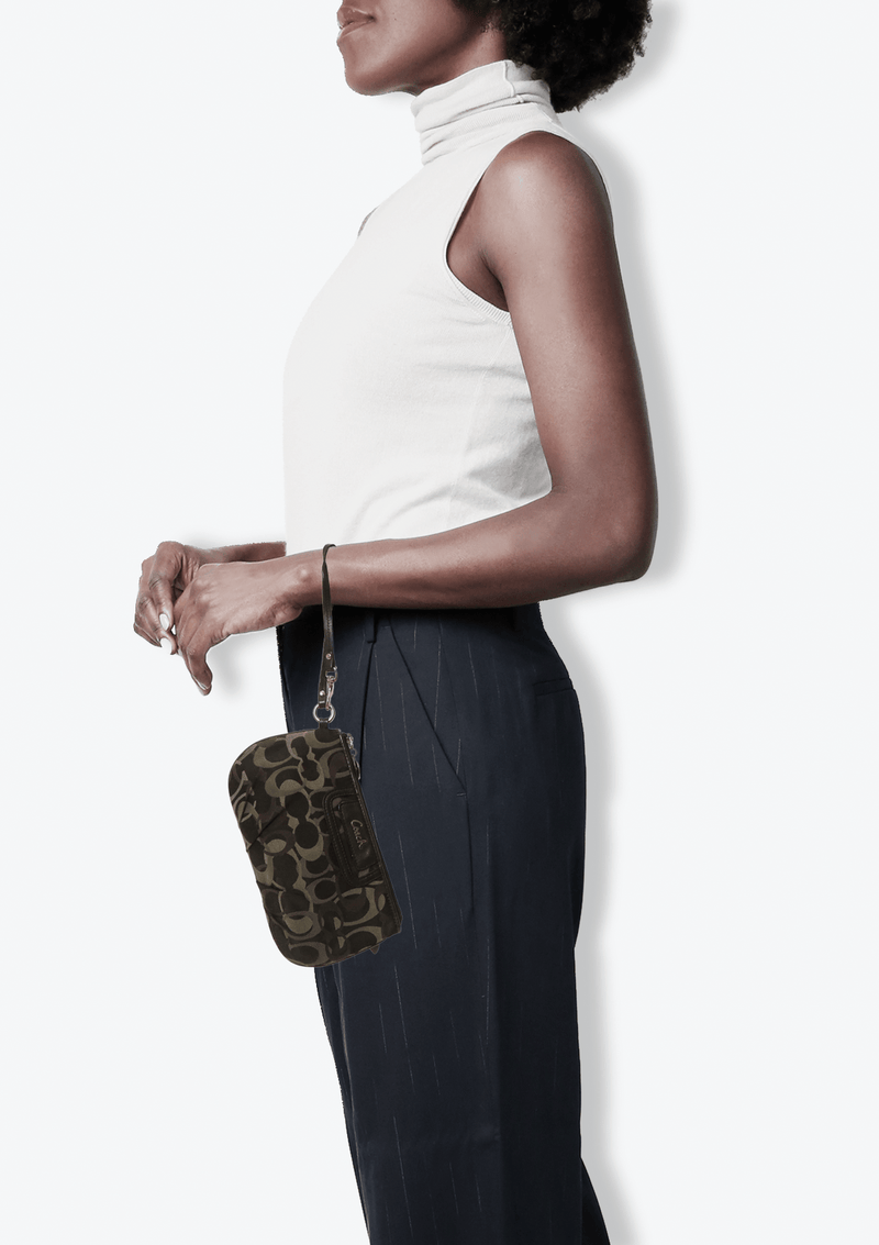 SIGNATURE WRISTLET CLUTCH