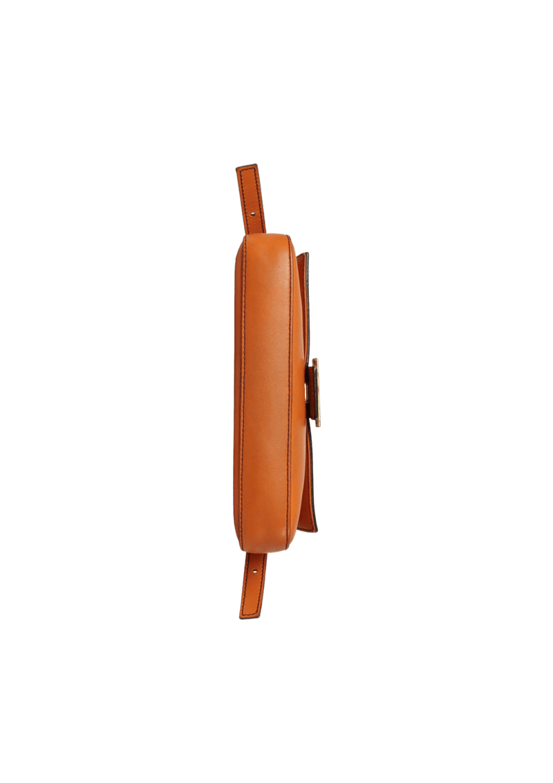 LEATHER BAGUETTE