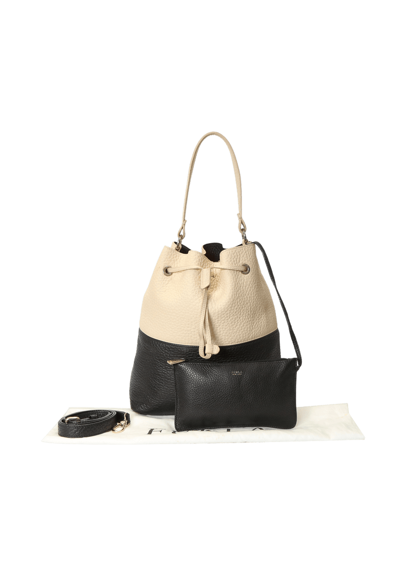 LEATHER BUCKET BAG