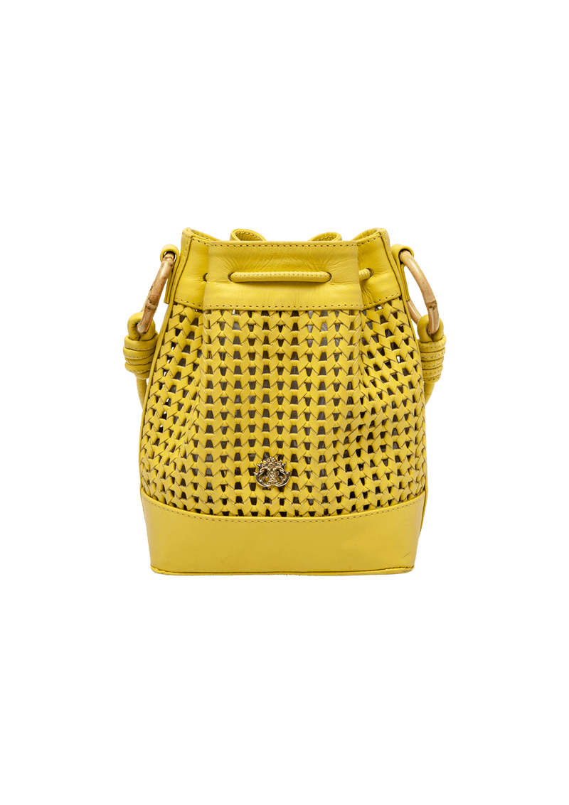 BOLSA BUCKET EM TRESSÊ