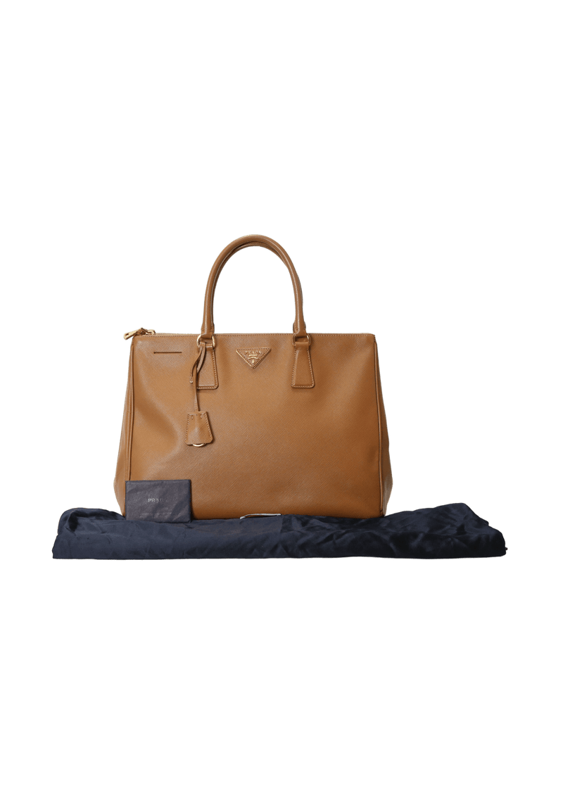 SAFFIANO LUX DOUBLE ZIP GALLERIA