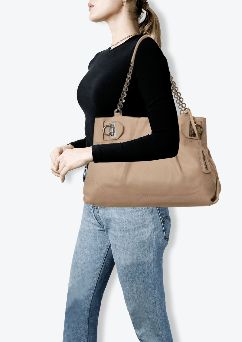 LEATHER CHAIN-LINK BAG