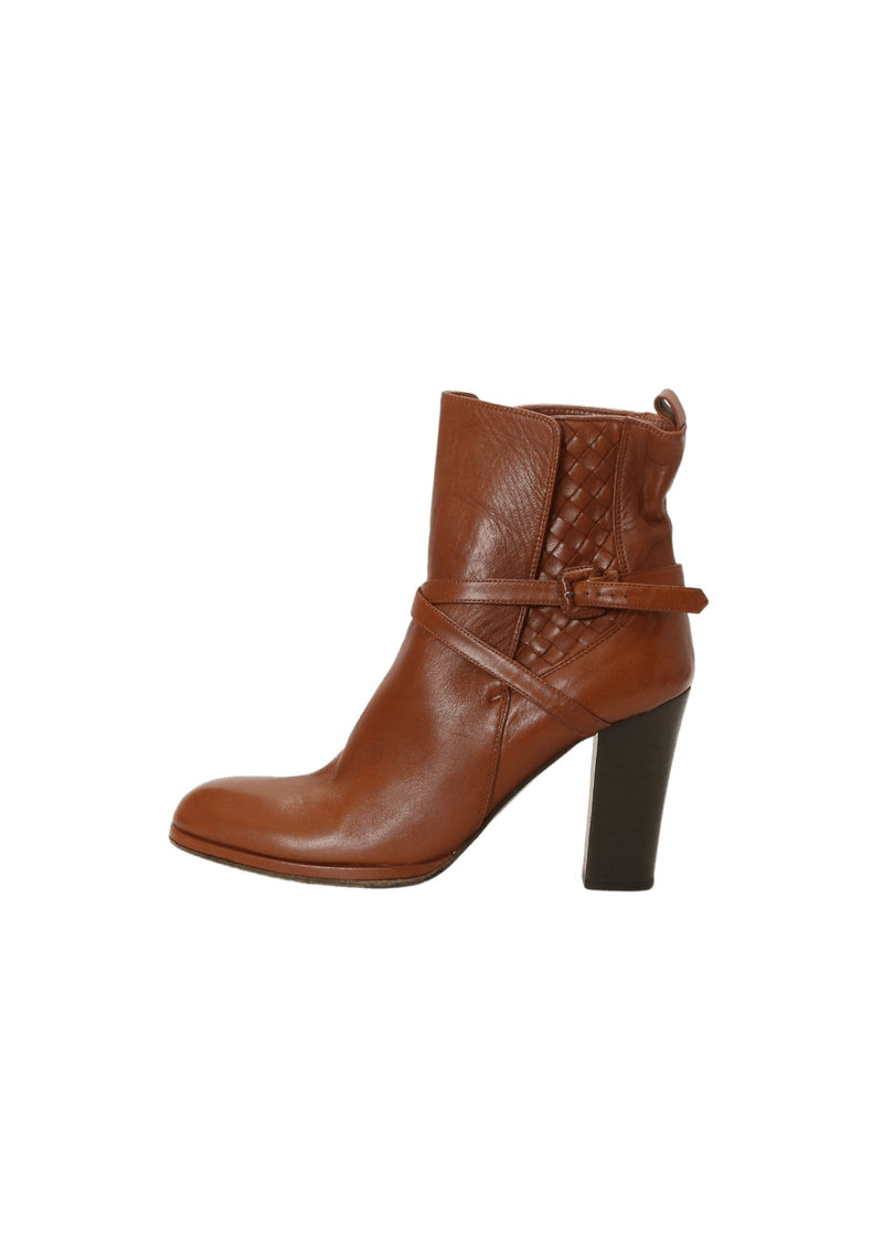 LEATHER INTRECCIATO WEAVE BOOTS 37