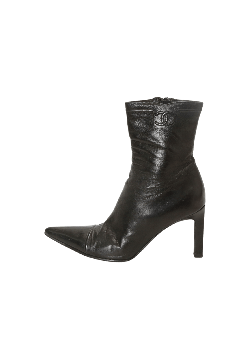 LEATHER INTERLOCKING CC LOGO BOOTS 35