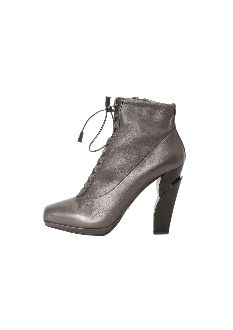 LACE UP BOOTS CONVERTIBLE 38