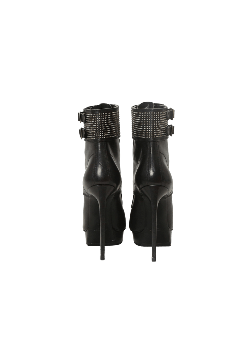 LEATHER STUDDED BOOTS 38