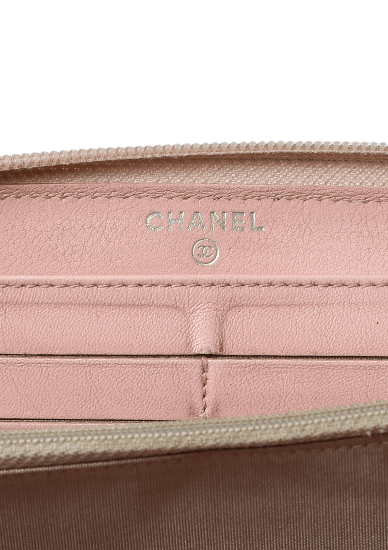 CC ZIP AROUND WALLET CAVIAR