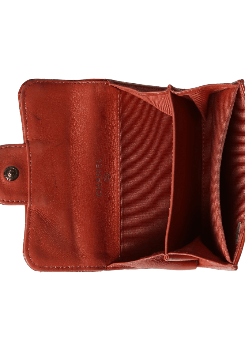 CLASSIC COMPACT BIFOLD FLAP WALLET