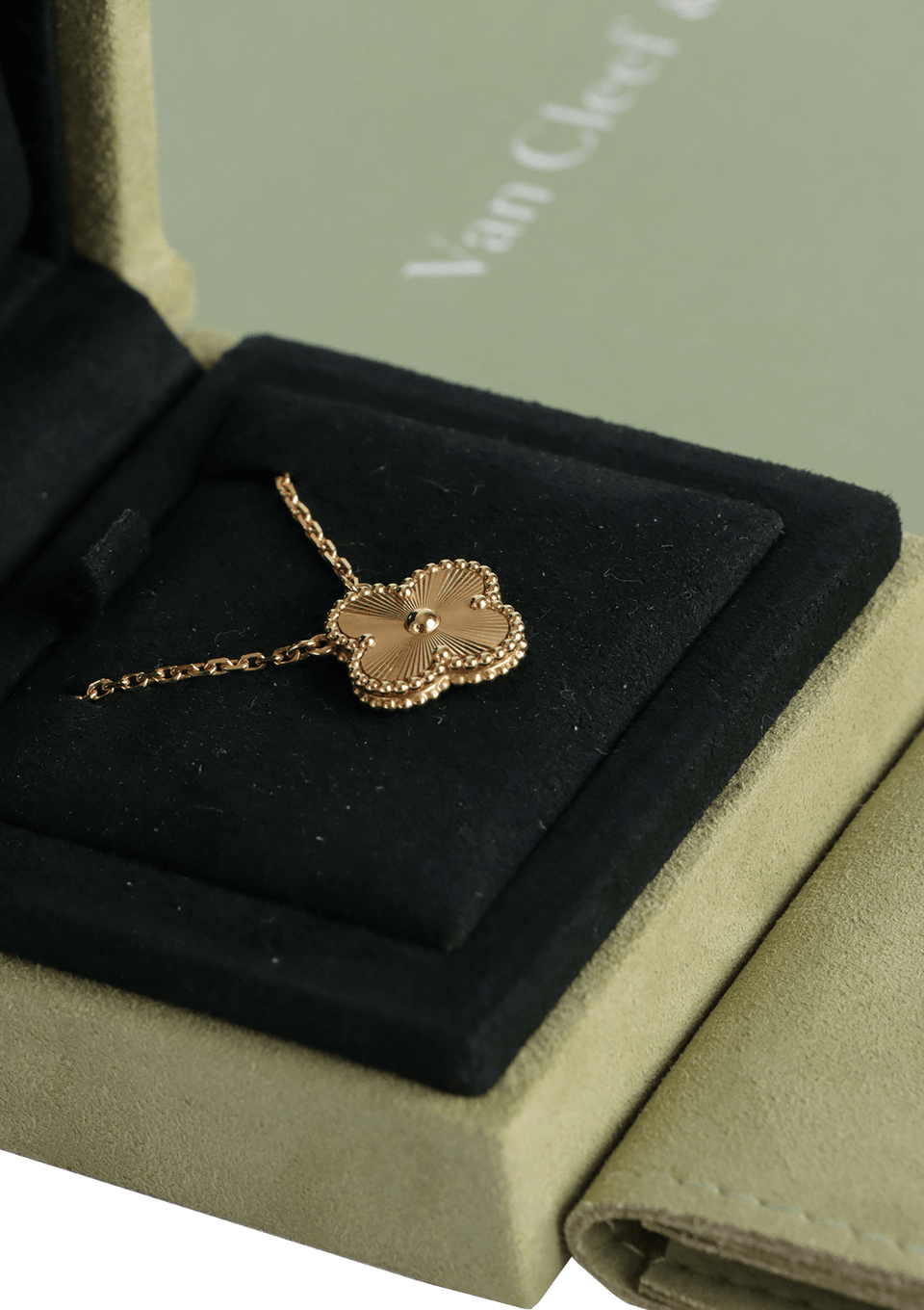 VINTAGE ALHAMBRA 18K NECKLACE - Main Image