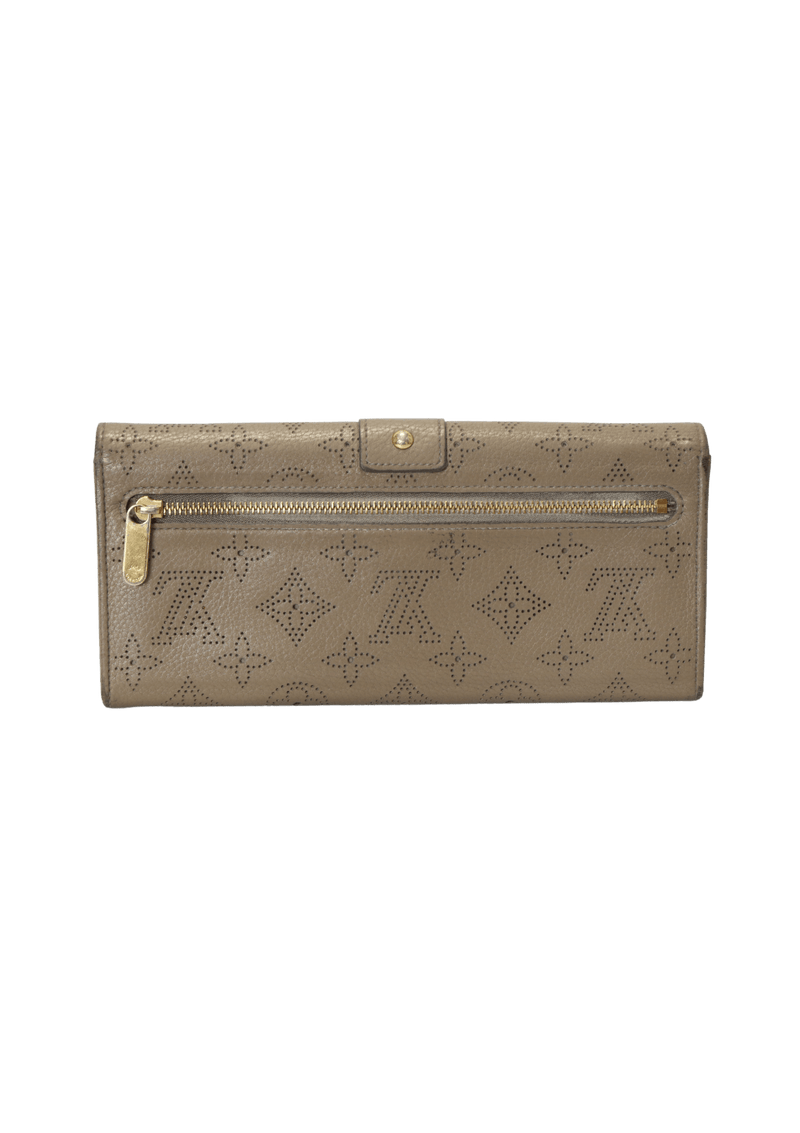 MONOGRAM MAHINA TAUPE CLUTCH