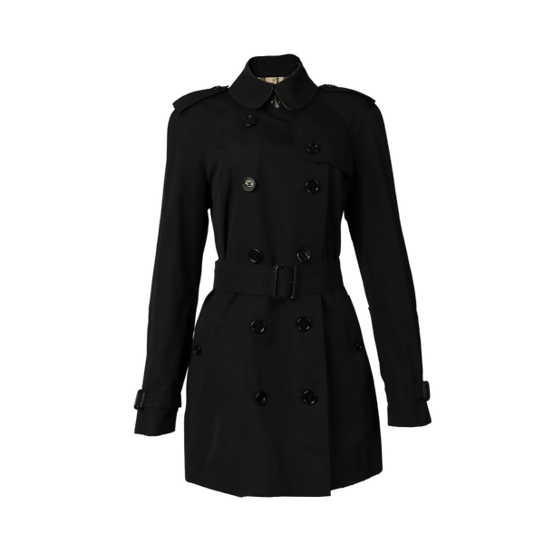 Conheça a Burberry - a icônica marca de luxo britânica do trench coat -  Etiqueta Unica