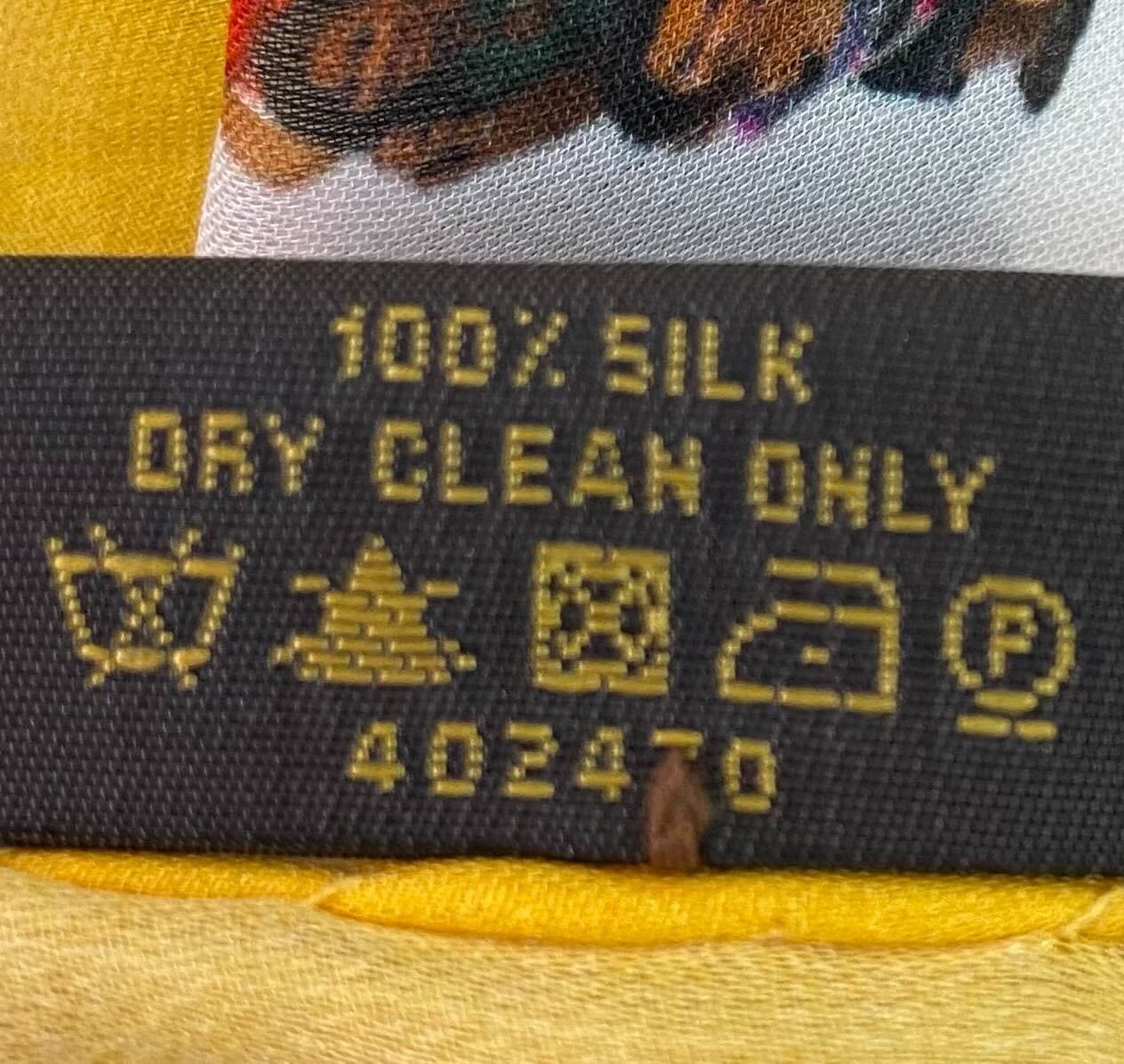 Lenço Louis Vuitton Limited Edition Vik Muniz Silk Printed Scarf