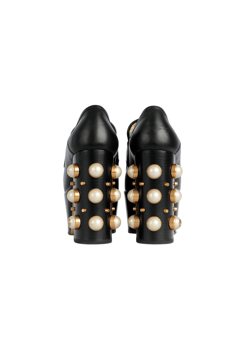 VEGAS FAUX PEARL PUMPS 37.5