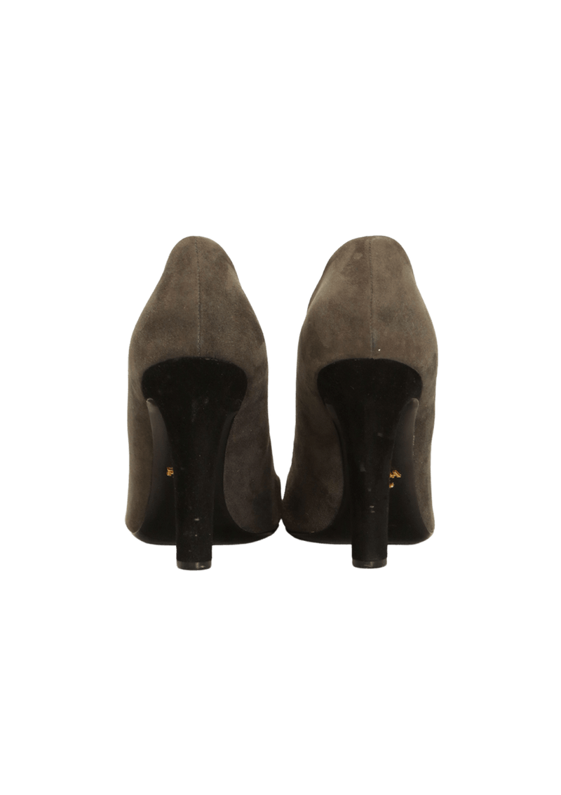 SUEDE PUMPS 39