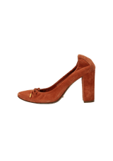 SUEDE PUMPS 37