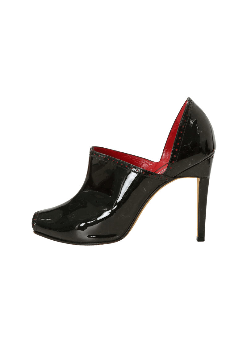PATENT LEATHER ANKLE BOOTS  39