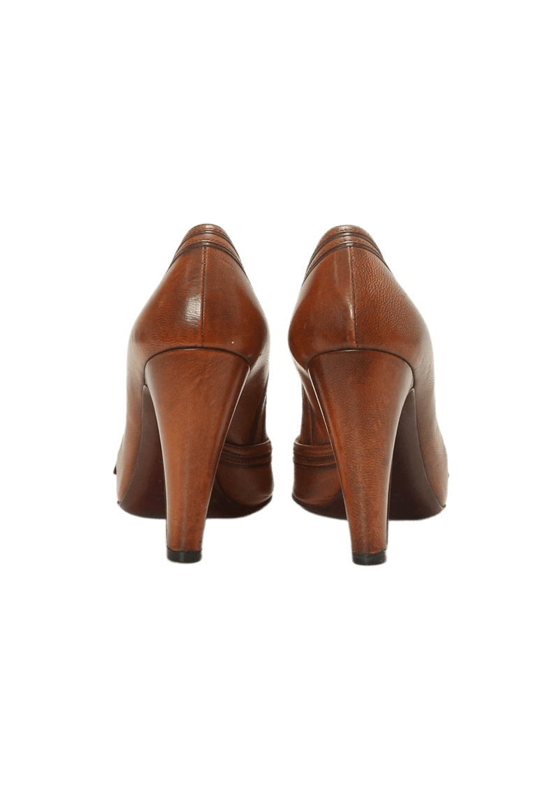 LEATHER PUMPS 36