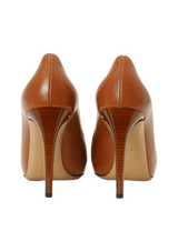 BOW PUMPS 38