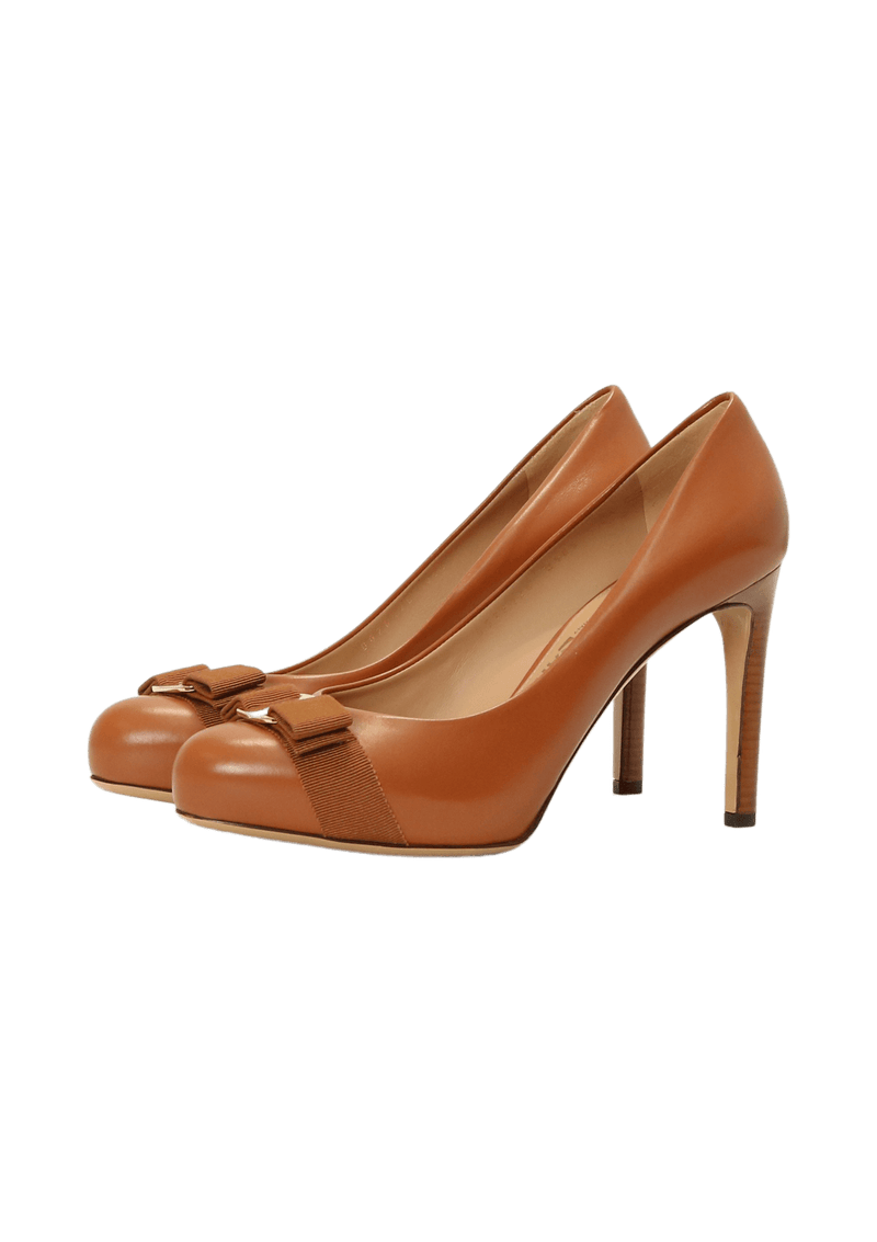 BOW PUMPS 38