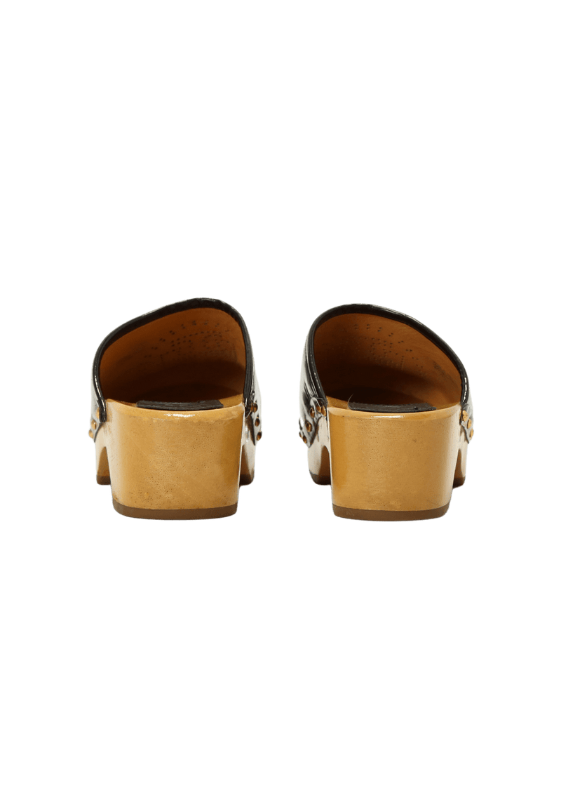 PATENT LEATHER MULES 35