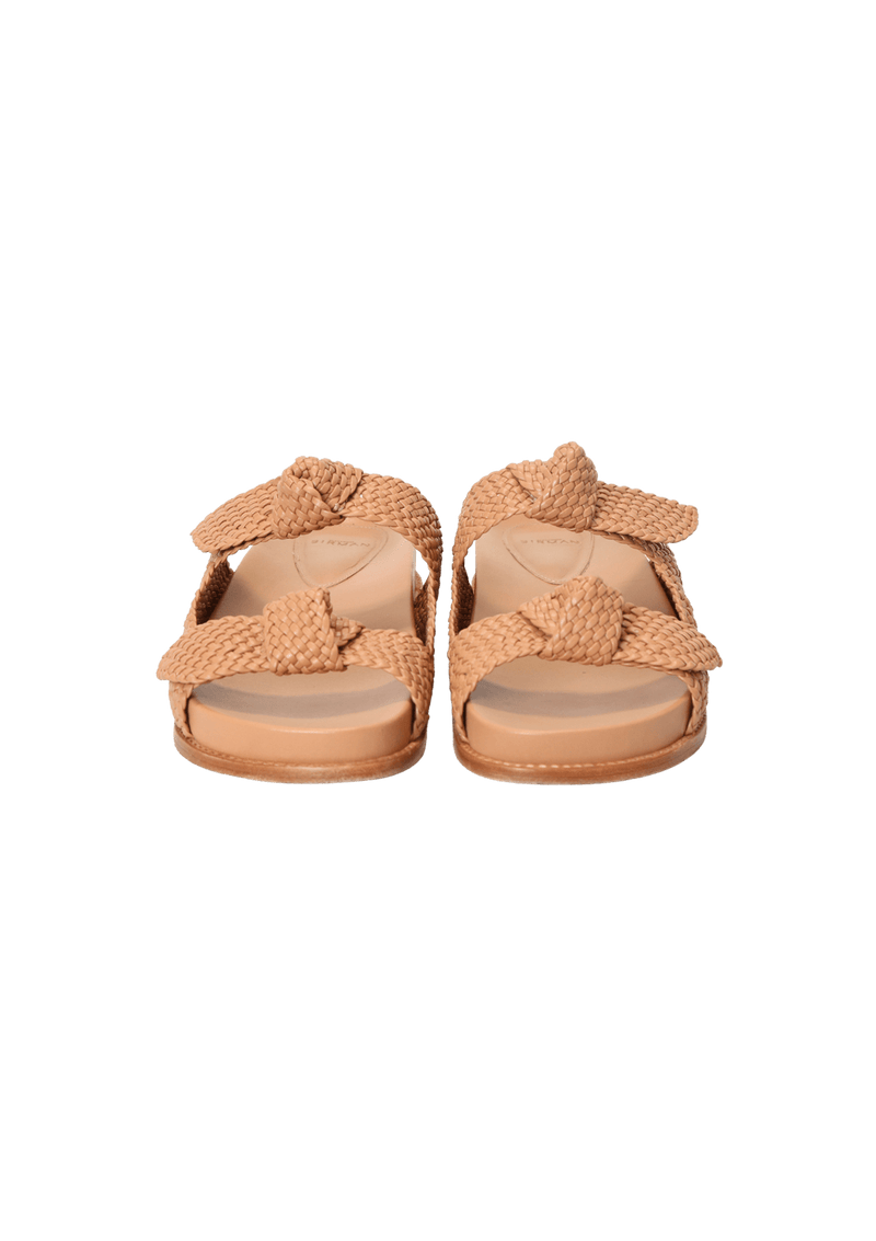 ASYMMETRIC CLARITA SLIDES 37