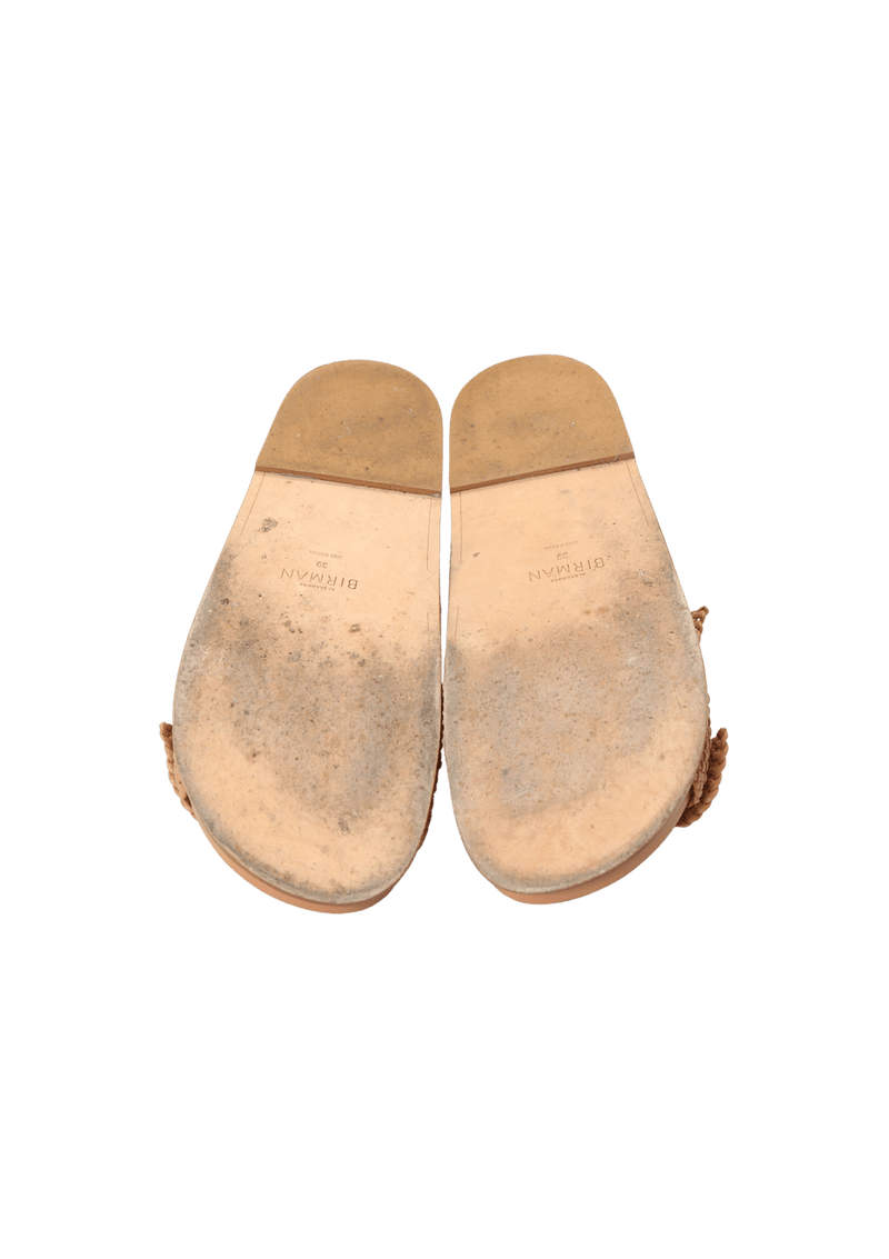 ASYMMETRIC CLARITA SLIDES 37