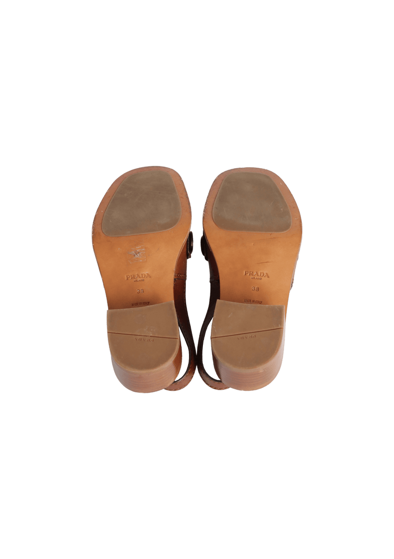 LEATHER SANDALS 37