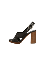 PATENT LEATHER SANDALS 38.5