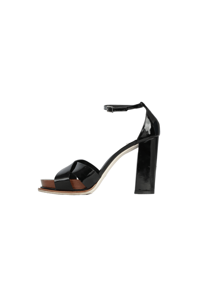 PATENT LEATHER SANDALS 40