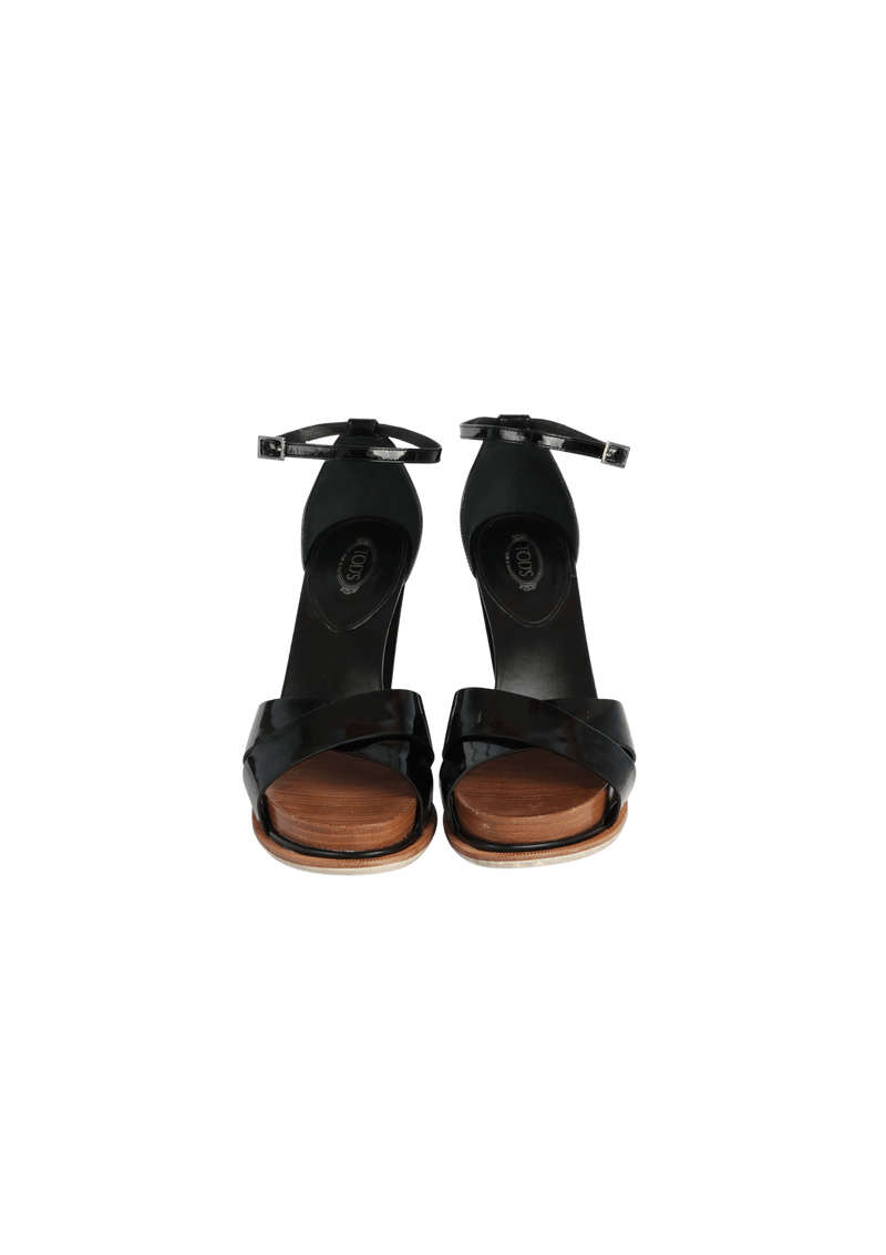 PATENT LEATHER SANDALS 40